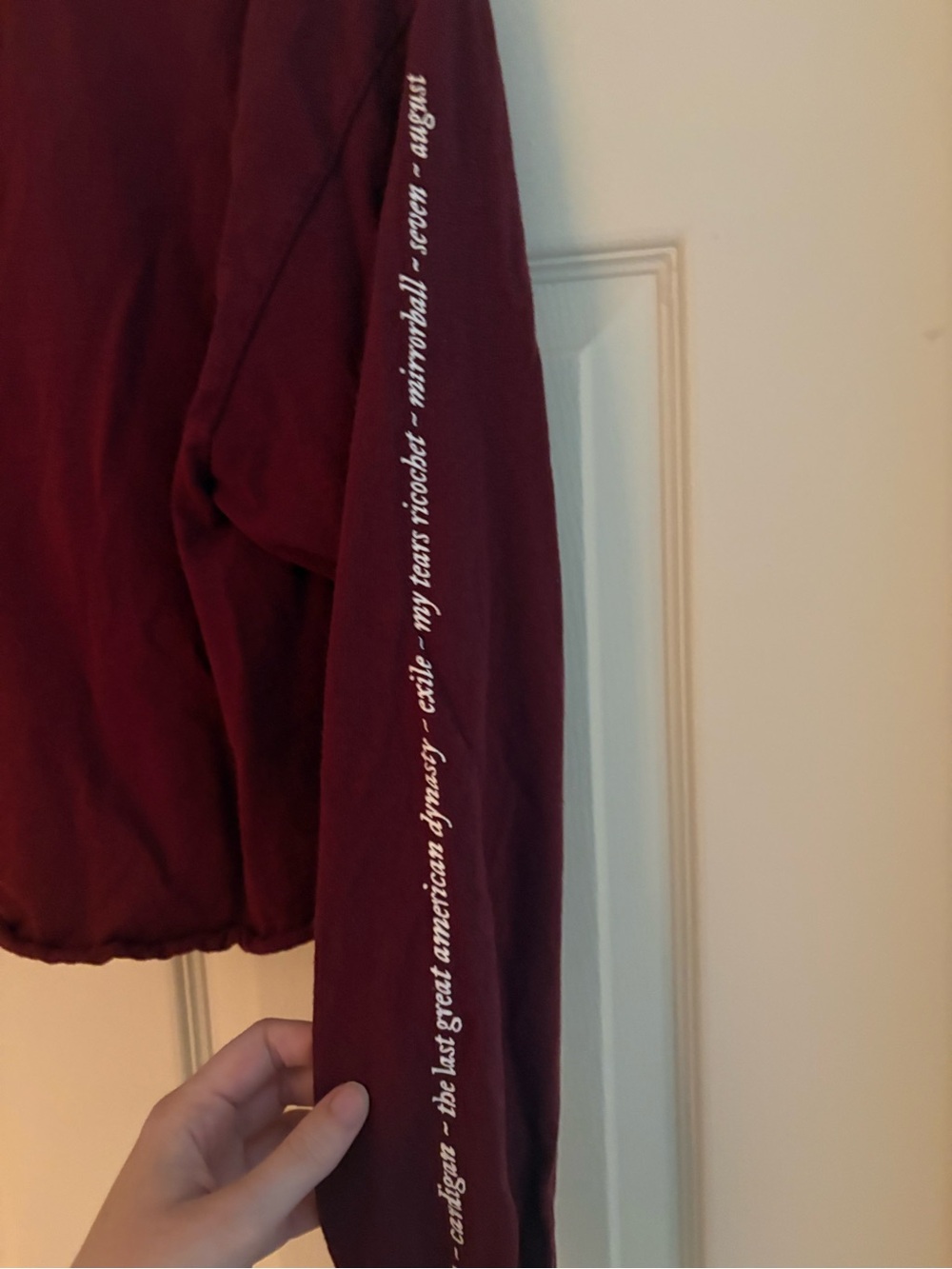 Taylor Swift Folklore Maroon Graphic Cropped Long Sleeve L - Picture 3 of 5